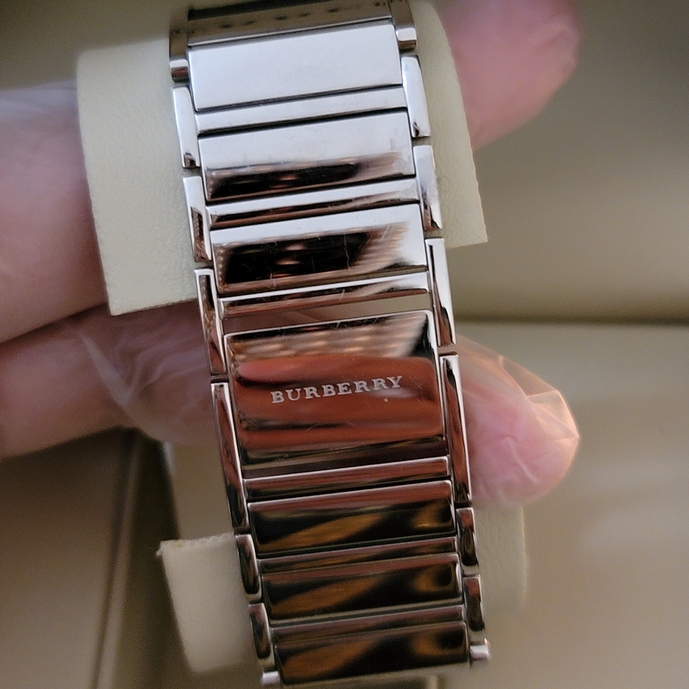 Burberry  women's watch - Picture 3 of 6